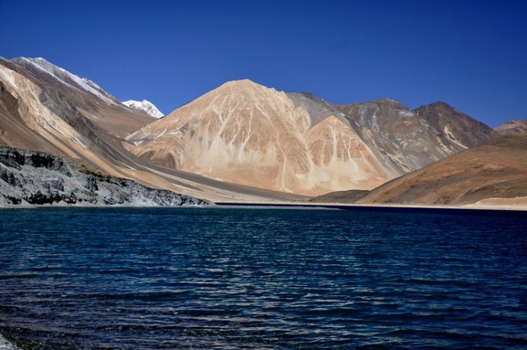 Озеро Бангонг-Цо в Гималаях