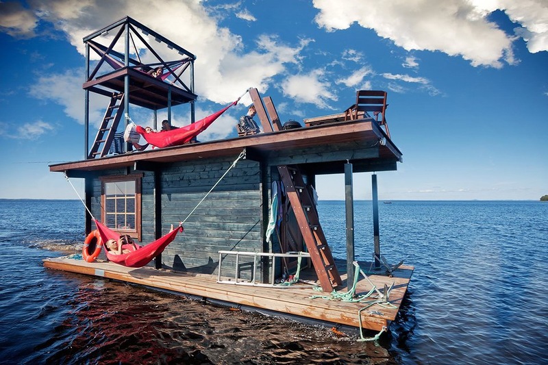 Плавающая сауна-домик в Финляндии