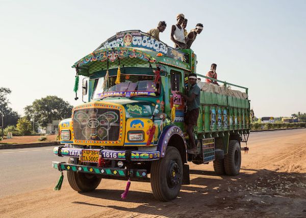 Расписные автобусы из Индии