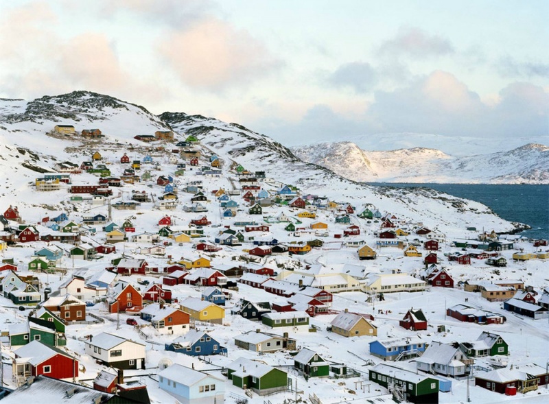 Красивый городок Ванигела в Гренландии