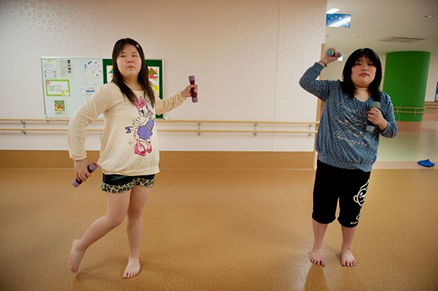 Японская клиника для девочек, страдающих ожирением
