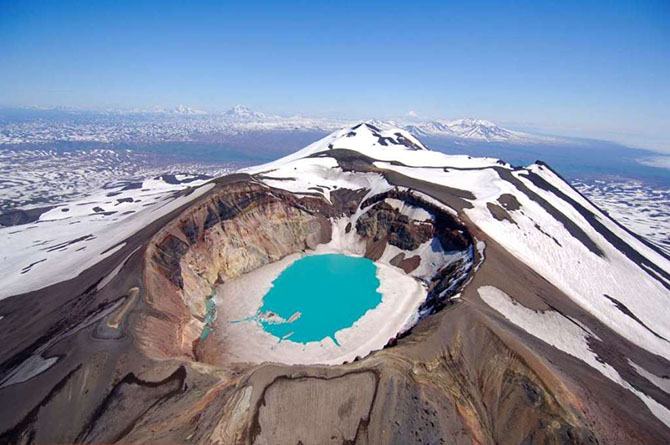 Красота вулканических озер со всего мира