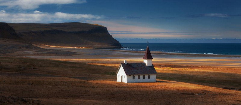 Маленькие церкви в уединенных местах