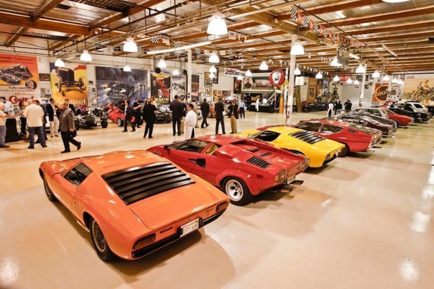10 самых крутых гаражей в мире
