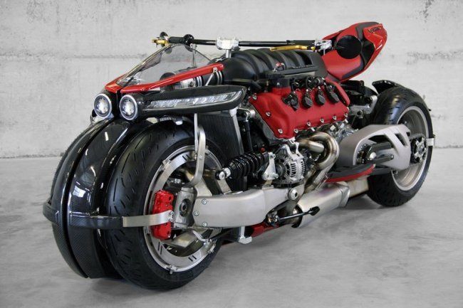 Мотоцикл с двигателем от Мазерати V8