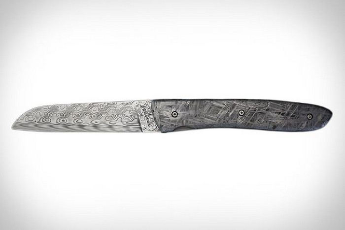 Perceval L08 – складной нож с рукояткой из метеоритного сплава