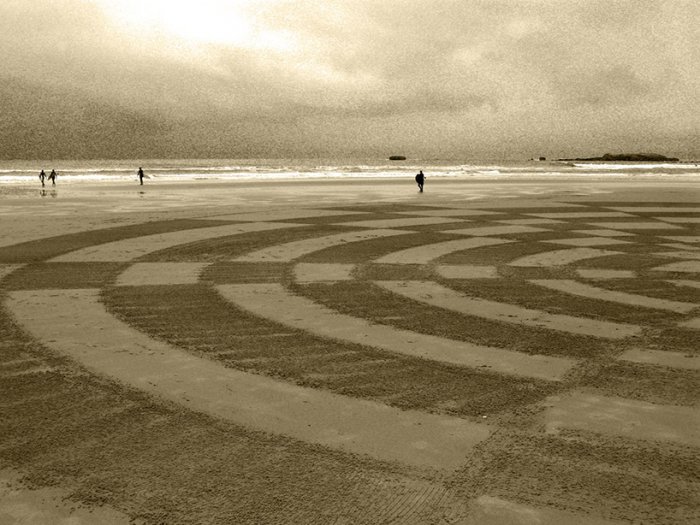Рисунки на песке от Сэма Дугаду