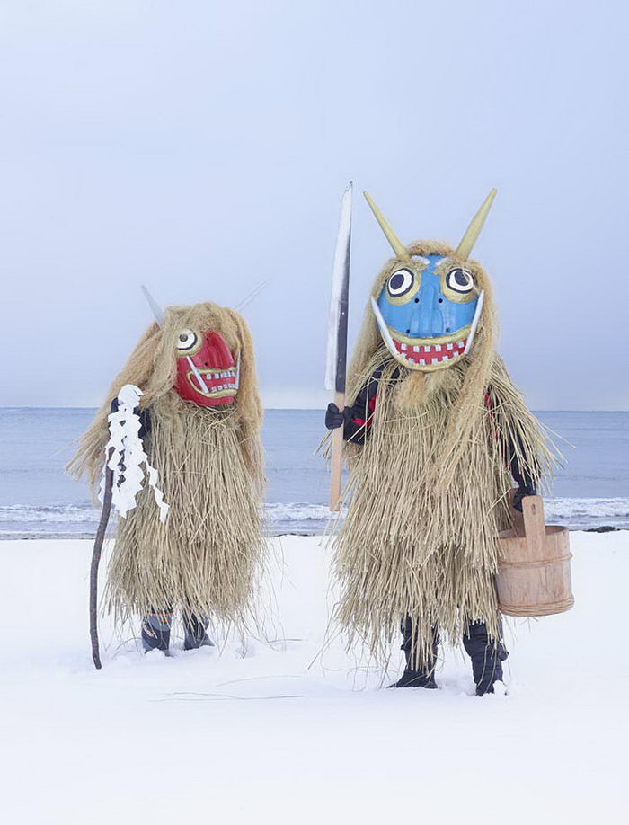 Ритуальные костюмы монстров в Японии