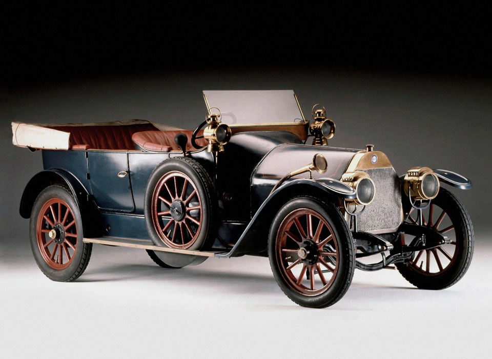 Самые первые автомобили в истории крупнейших брендов