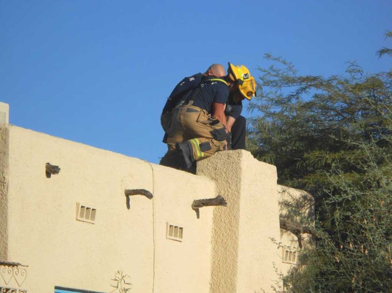 Спасатели вытащили из дымохода мужика, забывшего дома ключи