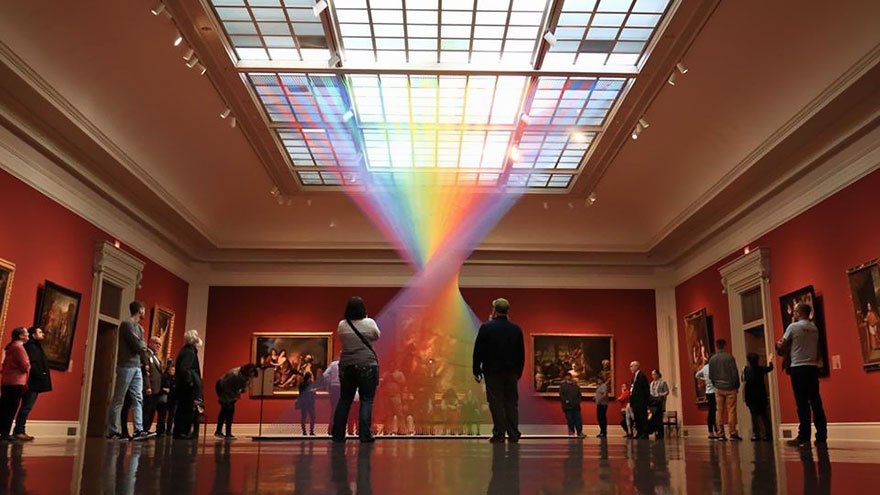 В художественном музее появилась рукотворная радуга