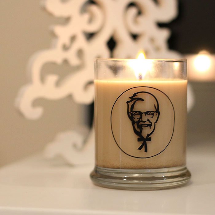 KFC выпустила ароматические свечи с запахом жареной курицы