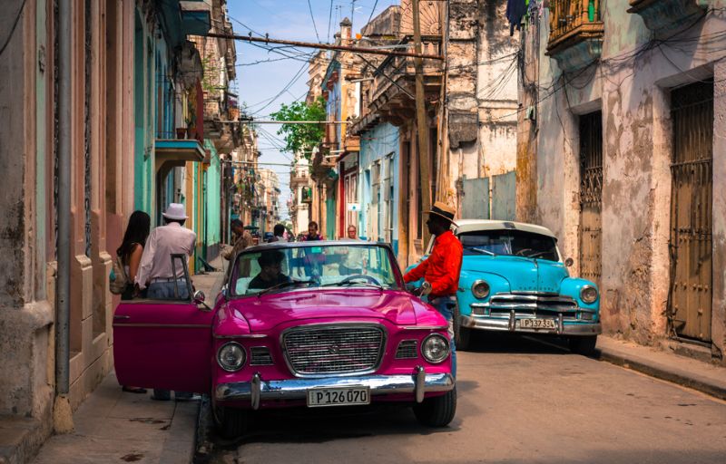 Ухоженные классические автомобили на Кубе