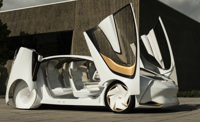 Компания Toyota показала автомобиль с искусственным интеллектом