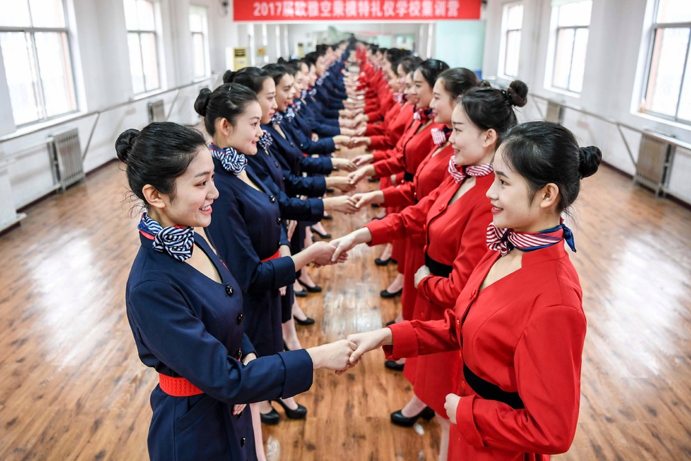 Подготовка стюардесс в Китае