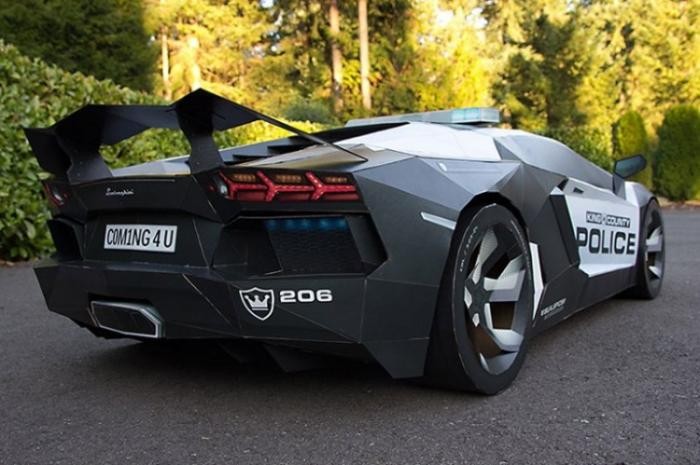 Бумажная модель Lamborghini огромного размера