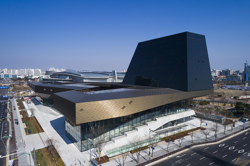 Архитектура самого крупного автоцентра в Южной Корее