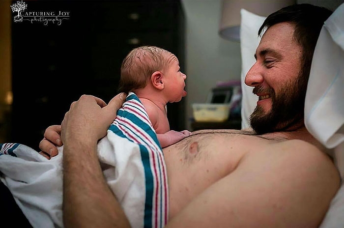 25 отцов, присутствовавших при рождении своего ребёнка