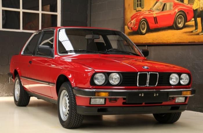В Бельгии продают новую BMW 1985 года
