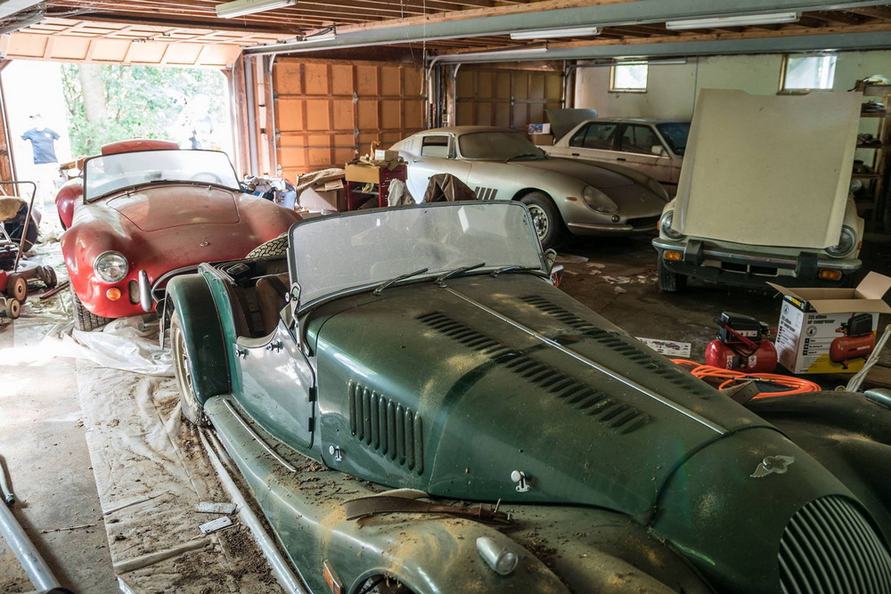 Ferrari 275 GTB и Shelby Cobra за $3.8 млн нашли в гараже заброшенного дома