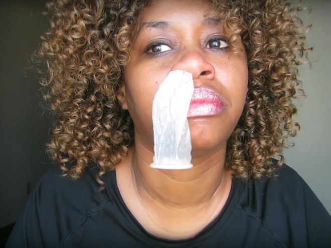 Втягивание презервативов через нос и вытаскивание изо рта опять набирает обороты