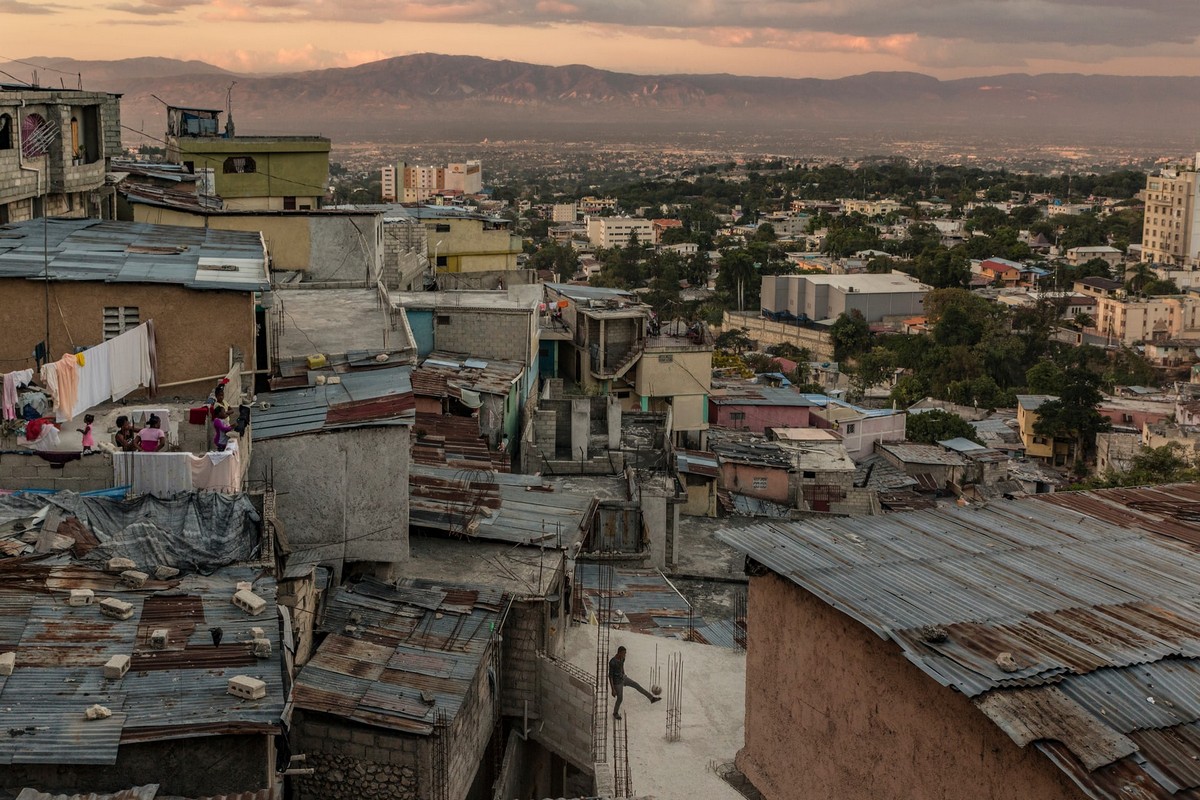 Жизнь в крупнейших трущобах Гаити