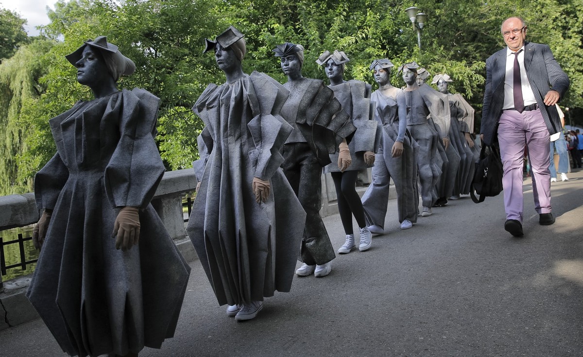 Международный фестиваль живых статуй в Бухаресте