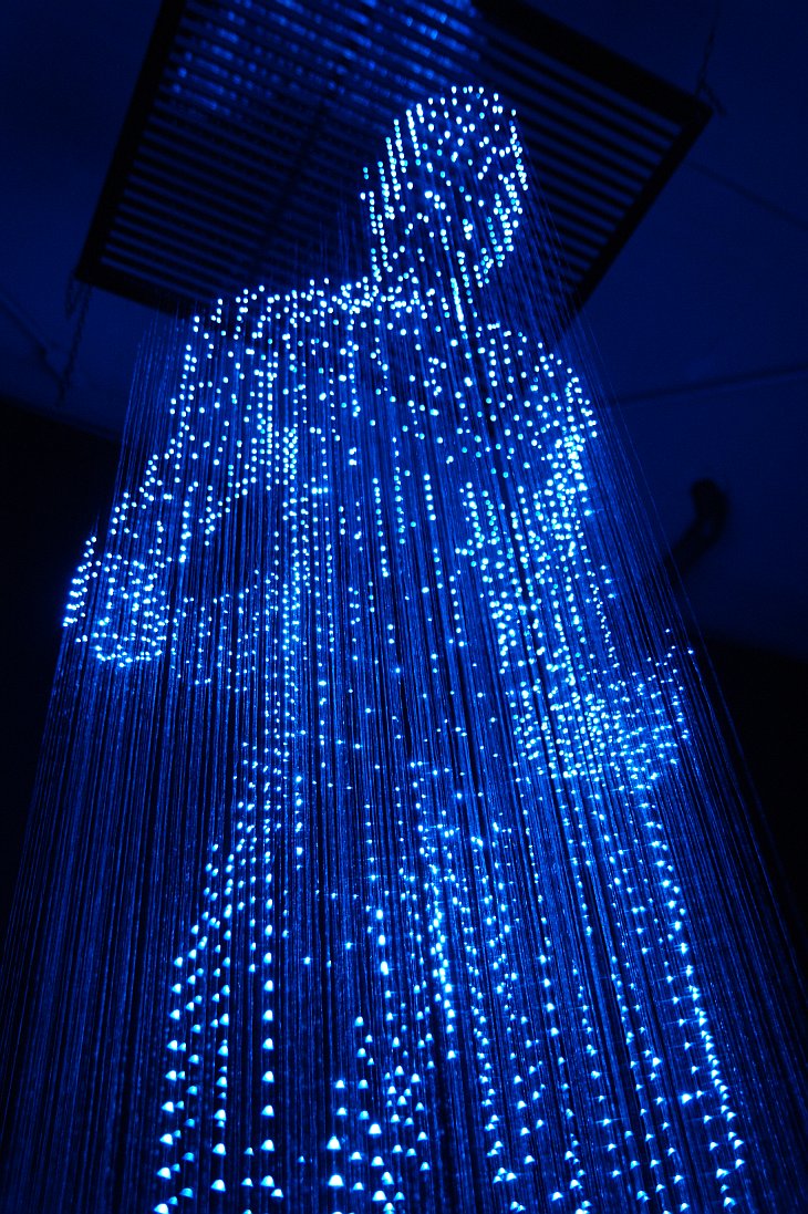 Скульптуры из светодиодов от Макото Тоджики