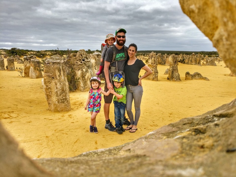 Австралийская семья продала дом и путешествует по стране