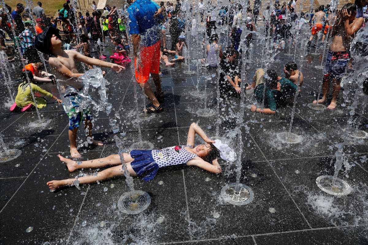Лето 2018: европейцы спасаются от жары