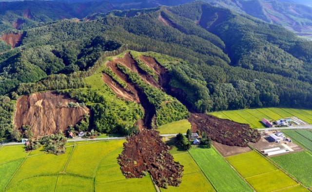 Последствия землетрясения на японском острове Хоккайдо