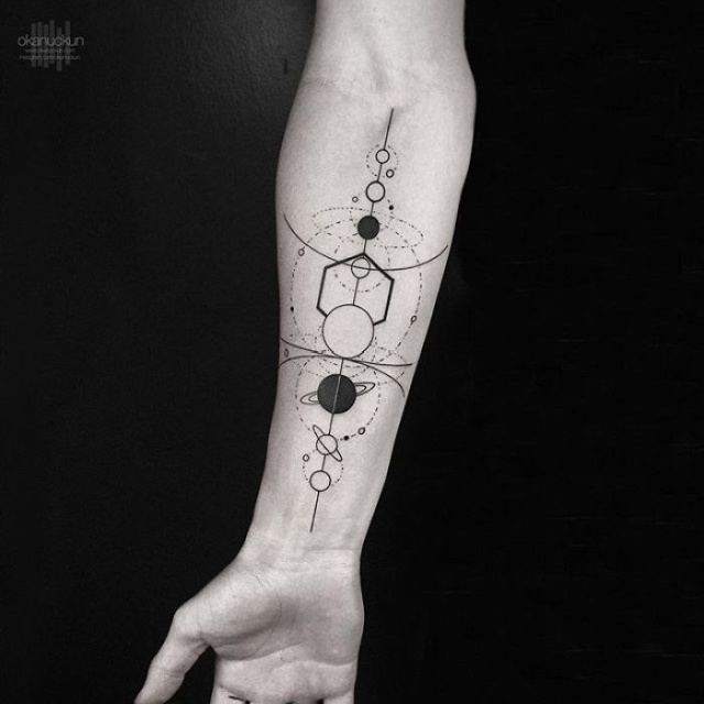 Минималистичные татуировки от турецкого мастера Окана Учуна