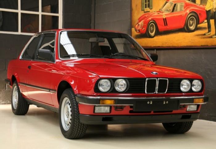 BMW 3 E30 1985 года продают по цене новой тройки