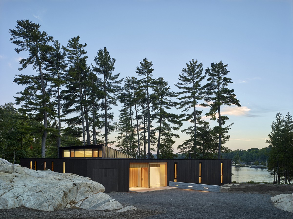 Резиденция у озера в Канаде