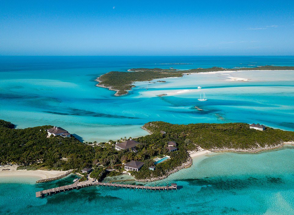 В Карибском бассейне продаётся шикарный остров и вилла