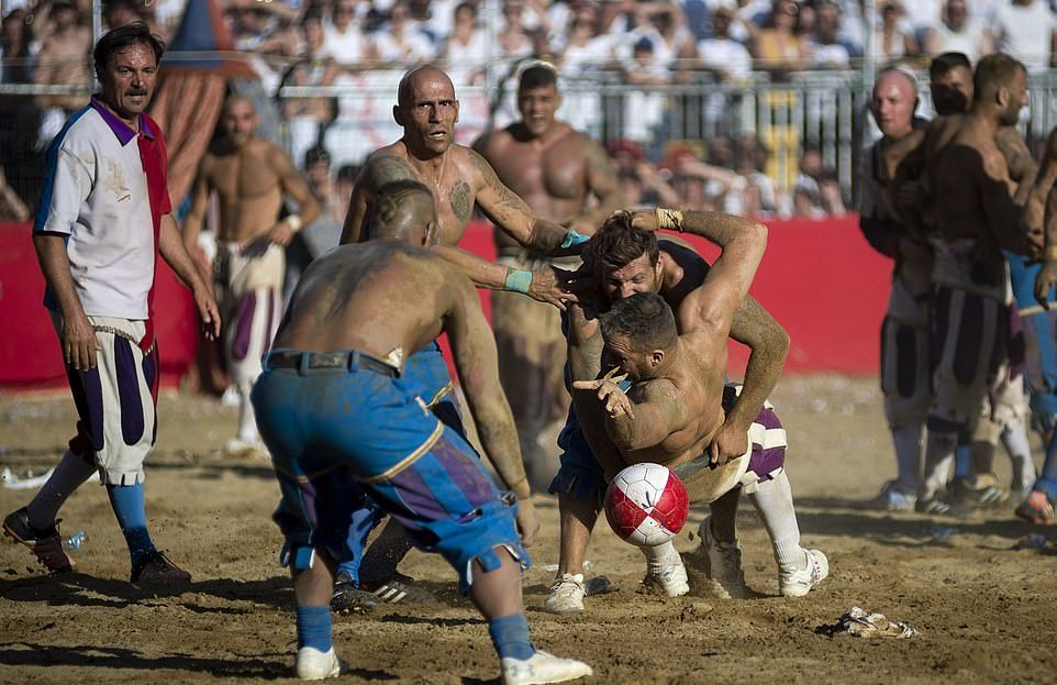 Флорентийский кальчо — 450-летняя экстремальная версия футбола