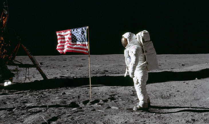 Исторические снимки NASA: космонавты впервые высадились на Луну