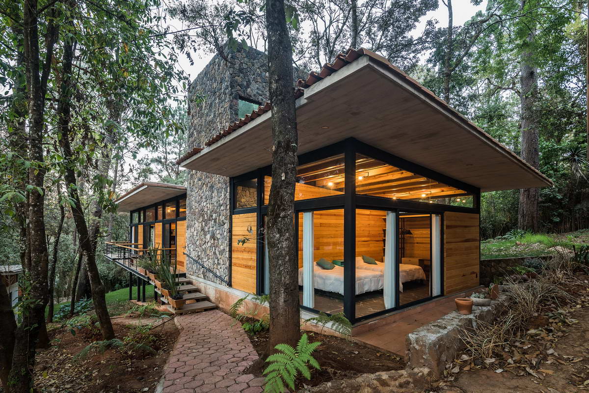 Лесной дом на склоне в Мексике