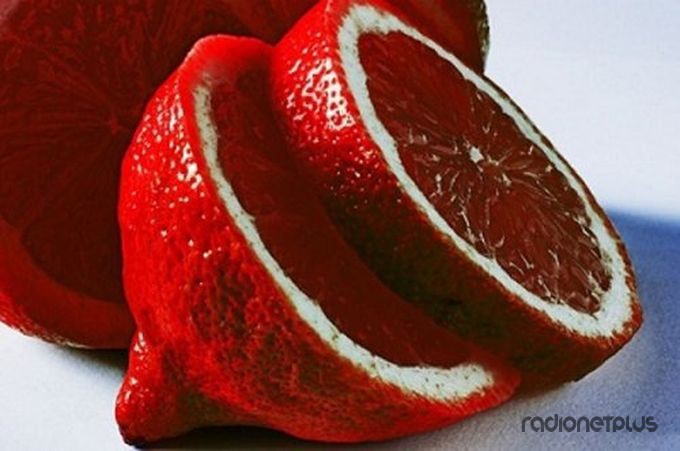 Удивительные фрукты и ягоды