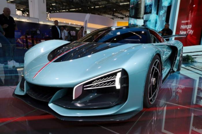 Китай представил мощный гибрид, который оказался быстрее Bugatti Chiron