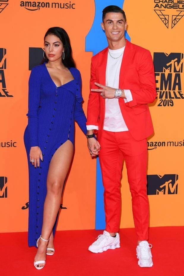 Странные и неудачные наряды знаменитостей на MTV EMA 2019