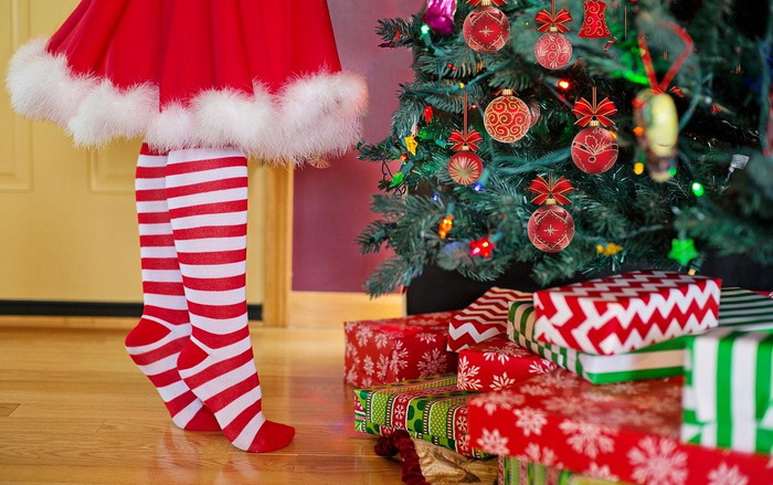 Почему американским детям нужно найти на рождественской ёлке огурец