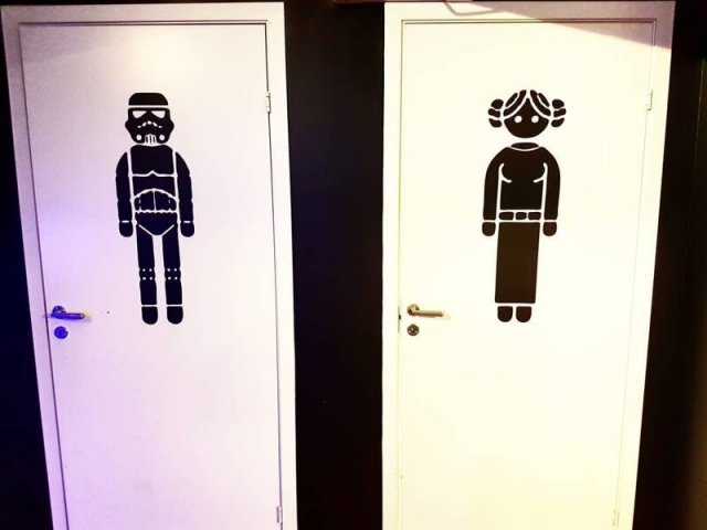 Забавные и необычные таблички для туалетов