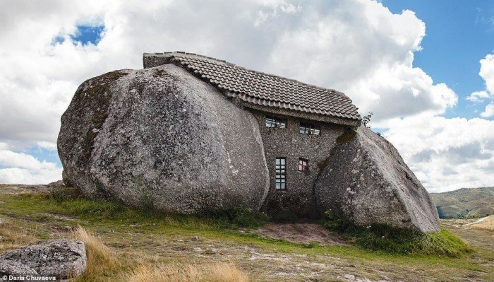Самые необычные каменные дома со всего мира