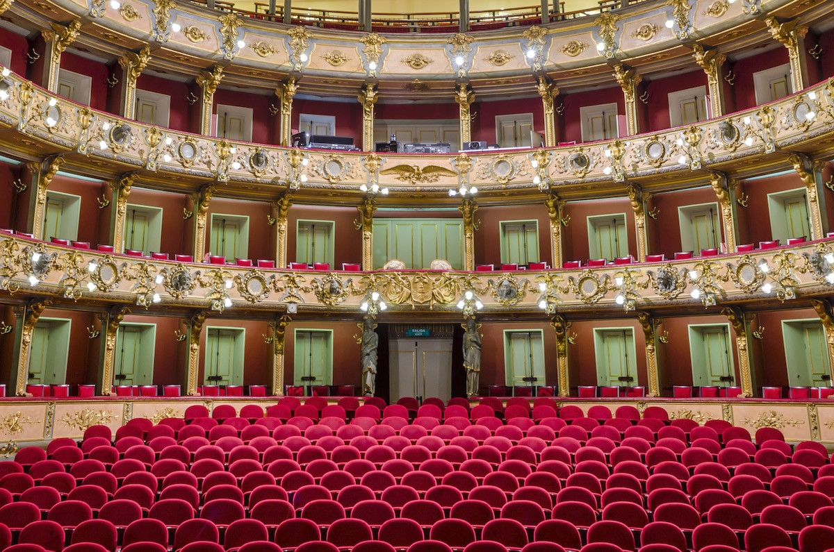 Потрясающие интерьеры оперных театров с точки зрения исполнителей