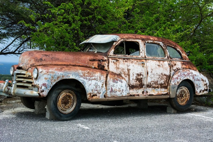 Причины, по которым пора избавиться от старого автомобиля