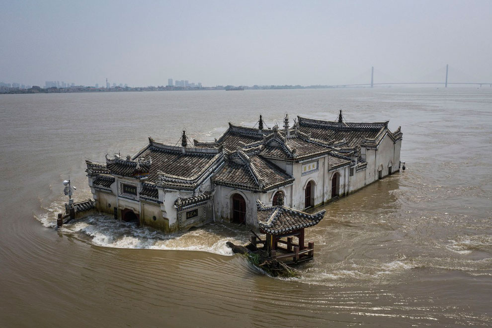 Разрушительные наводнения в Китае 2020