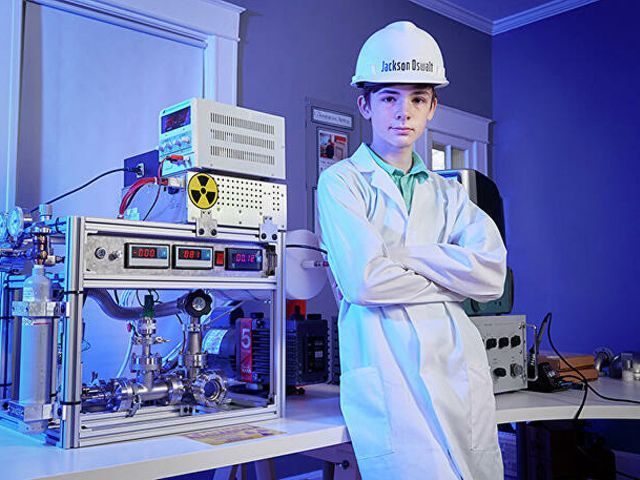 12-летний американец собрал дома действующий ядерный реактор