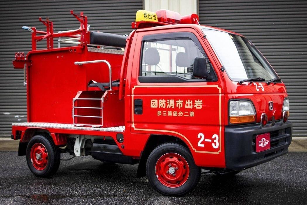 Маленький пожарный грузовик Honda Acty 1995 года