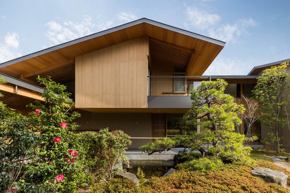 Новый семейный дом с садом на месте старого в Японии